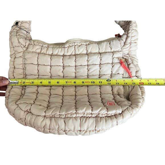 Wantable Quilted Puffy Shoulder Bag Tan‎ Nylon Scrunch Strap Purse - Picture 5 of 7